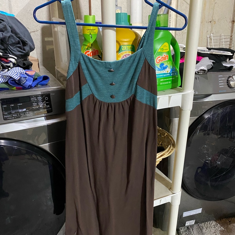 Cute dress!